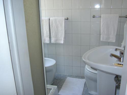 Residencial Roxi Hotel Lisboa Felszereltség fotó